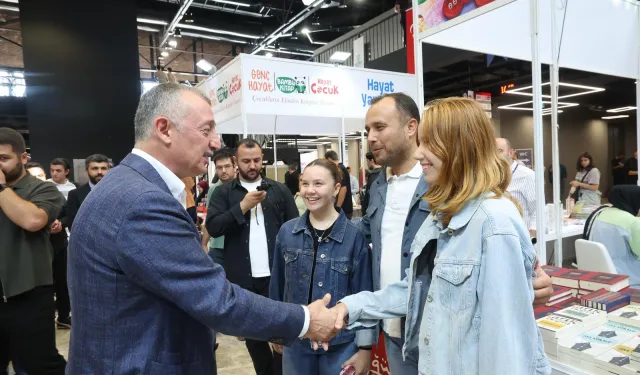 Başkan Büyükakın’dan Kitap Fuarı’na destek