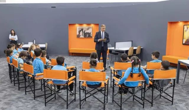Başkan Tugay İzmirli çocuklara hikaye okudu