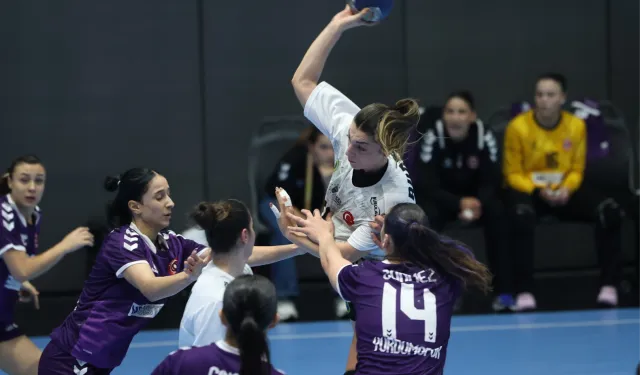 Bursa Büyükşehir Belediyespor zorlanmadan kazandı