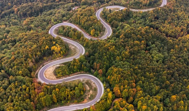 Bursa İnegöl'ün meşhur yolunda renk cümbüşü