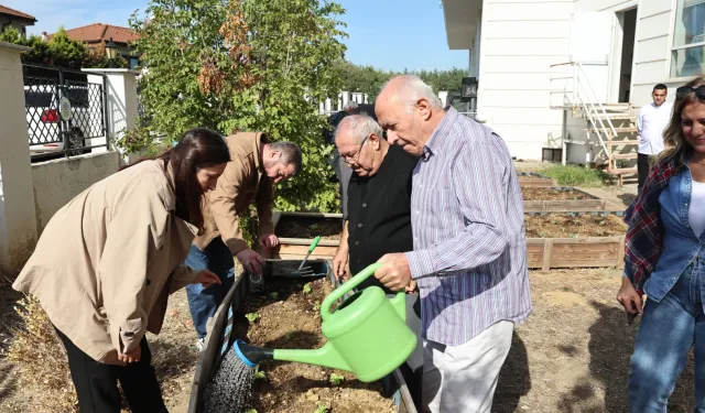 Bursa Nilüfer’de yaşlıların ellerinden toprağa can suyu