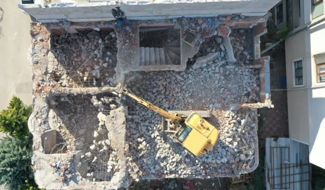 Bursa Osmangazi’de ruhsatsız katlara anında müdahale