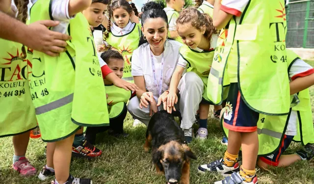 Çocuklar patili dostlarıyla buluştu