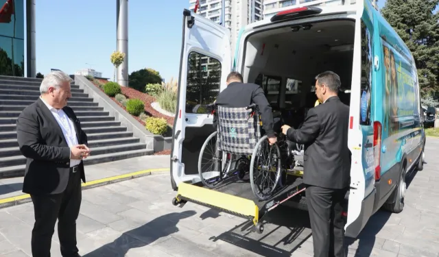 Engelsiz belediyeden 'Engelsiz Melikgazi' minibüsü