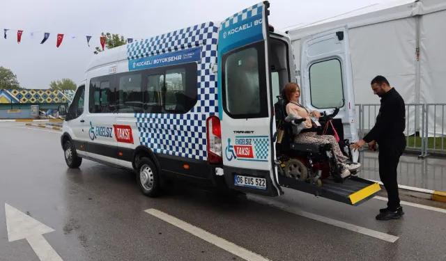 Engelsiz Taksi, Kitap Fuarı’nda da engelleri aşıyor