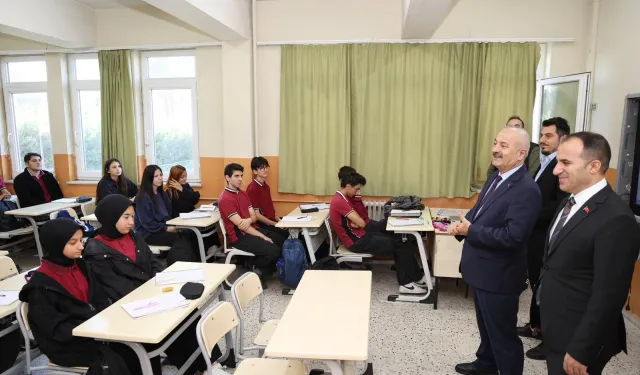 Gebze'de Başkan Büyükgöz'den okullara ziyaret