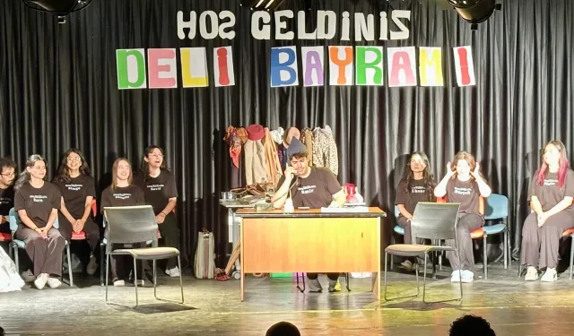 Genç İzmir’den tiyatroseverlere 'Deli Bayramı' oyunu