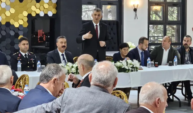 Gölcük'te muhtarların özel günü törenle kutlandı