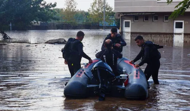 Hatay Payas’ta sel felaketi! Üst düzey heyet sahada