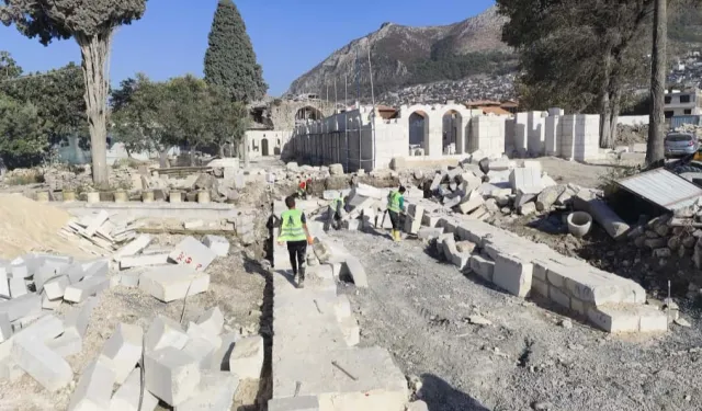 Hatay'da 754 yıllık tarihi yapı Bursa Büyükşehir'le yükseliyor
