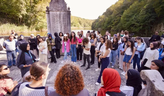 İstanbul'da binlerce kız öğrencinin geleceği aydınlanıyor