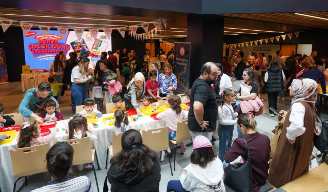 İstanbul'da 'Dünya Çocuk Günü' renkli etkinliklerle kutlandı