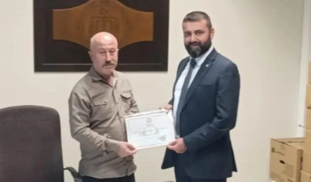 İYİ Parti Mudanya’da Ersin Erdönmez mazbatasını aldı