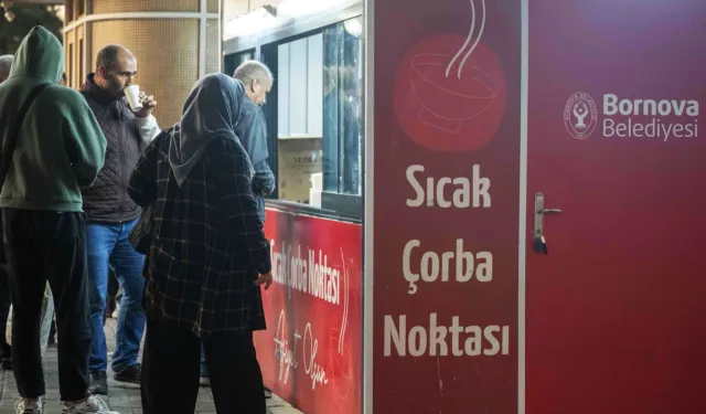 İzmir Bornova’da vatandaşlara sıcak çorba ikramı başladı