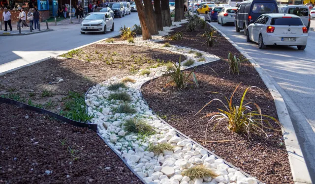 İzmir Buca'da Beyazıt Aykut Parkı yenilendi