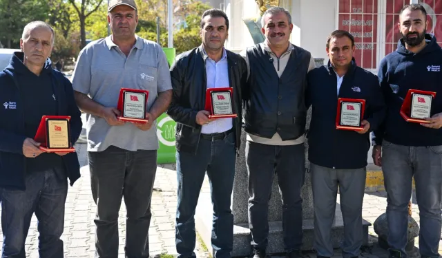 İzmir Doğanlar’da temizlik emekçilerine teşekkür plaketi