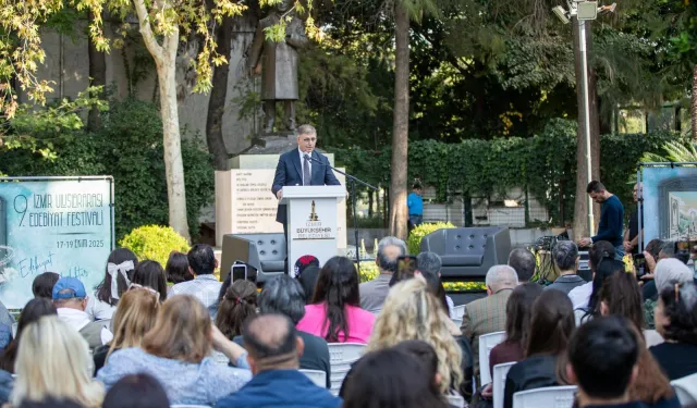 İzmir Uluslararası Edebiyat Festivali başladı
