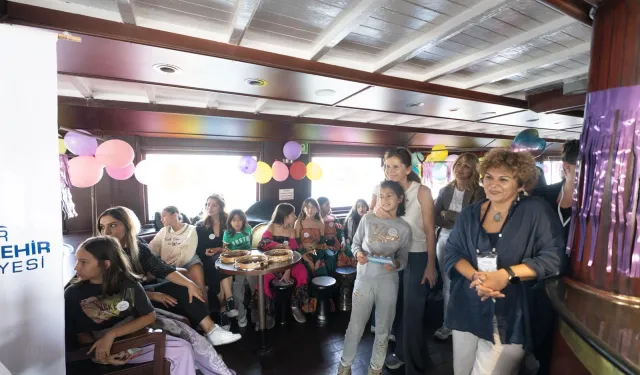 İzmir'de başarılı kadınlar kız çocuklarına ilham oldu