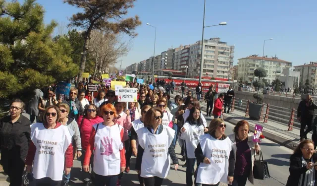 Kadın İşbirliğini Geliştirme Derneği'nden 'cinayet' mesajı
