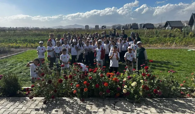 Kayseri Kocasinan'dan öğrencilere 'ata tohumu' eğitimi