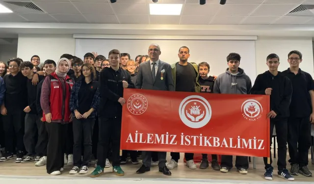 Keşan'da kahraman gazi gençlerle buluştu