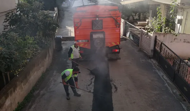 Kocaeli Gebze’de asfalt mesaisi sürüyor