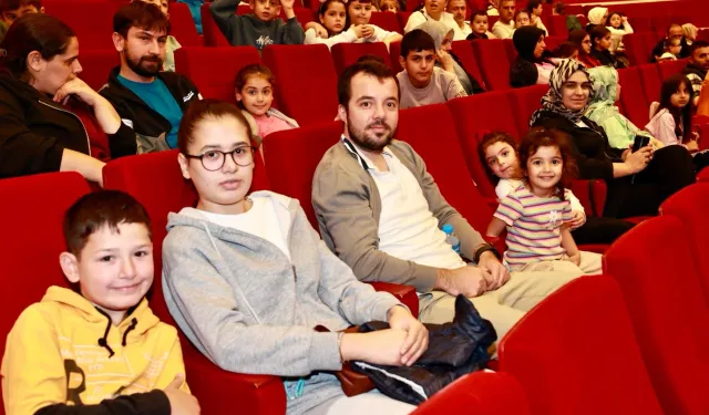 Kocaeli Gebze’de minikler sinema keyfi yaşadı