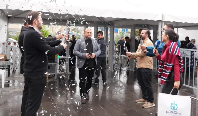 Kocaeli Kitap Fuarı’nda 1 milyonuncu ziyaretçiye konfetili karşılama