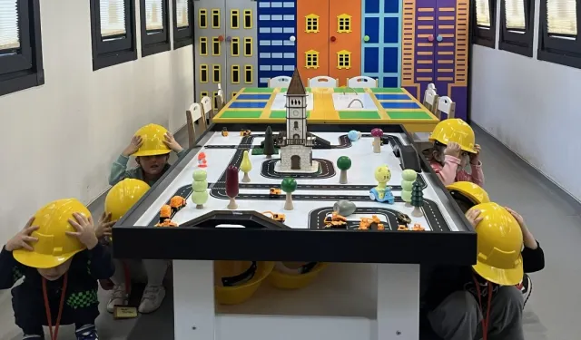 Kocaeli'de miniklere güvenli yapılar anlatıldı