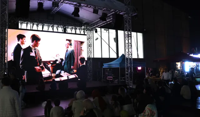 Kocaeli'de “Ölü Ozanlar Derneği” ilgiyle izlendi