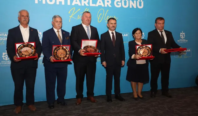 Kocaelili muhtarlara plaket