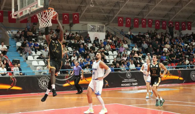 Konya Büyükşehir zirve takibini sürdürüyor