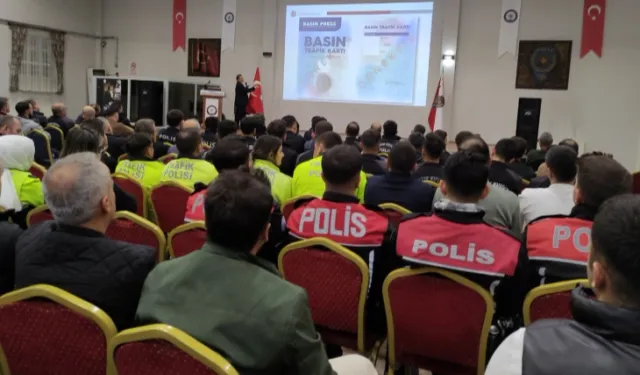 Konya’da emniyet mensuplarına 'Basın Kartı' bilgilendirmesi