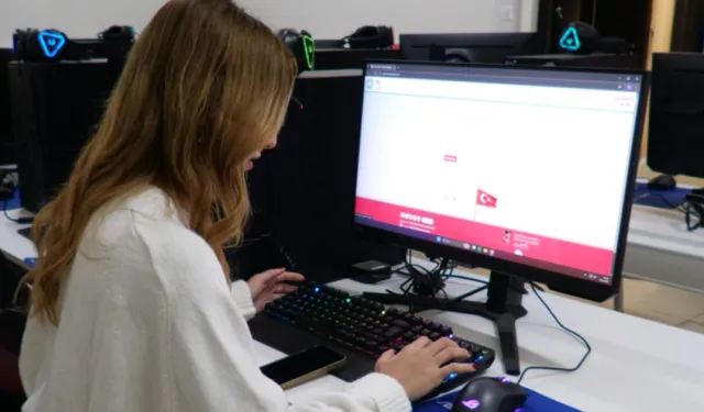 Manisa Büyükşehir’den ücretsiz online eğitim desteği