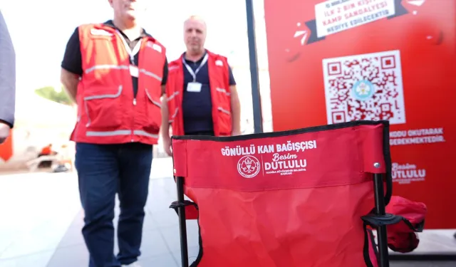 Manisa'da kamp sandalyesi hediyeli kan bağışı