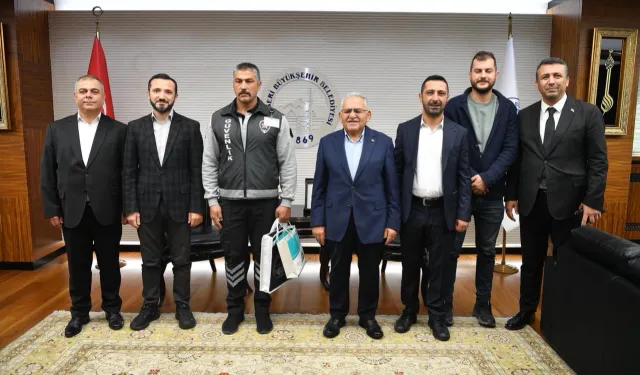 Memduh Büyükkılıç kahramanı ağırladı