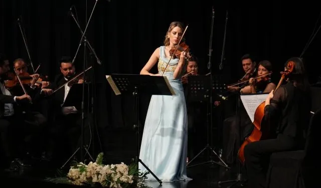 Mersin’de Oda Orkestrası ilk konserini verdi