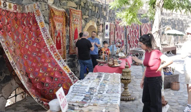 Nevşehir'de antika ve koleksiyon meraklıları tarihin merkezinde buluşuyor