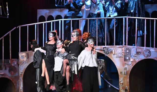 Romeo ve Juliet Manisa’da perde dedi, vefa unutulmadı