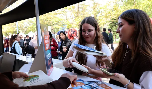 Sakarya'da üniversitelilere renkli karşılama