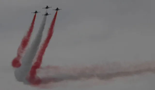 Türk Yıldızları'ndan Mudanya'da nefes kesen prova