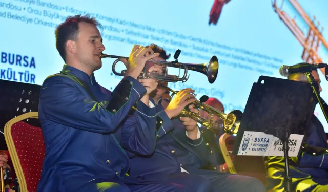 'Yeşil Bursa Uluslararası Bandolar Festivali'na coşkulu start