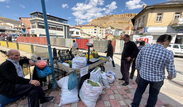 Bayburt’ta tezgâhlarda kış lezzetleri yerini aldı