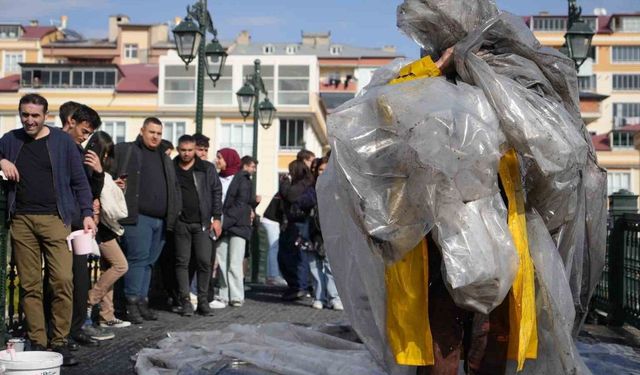 Güncel sanat, Bayburt Üniversitesi'nde sanatseverlerle buluştu.