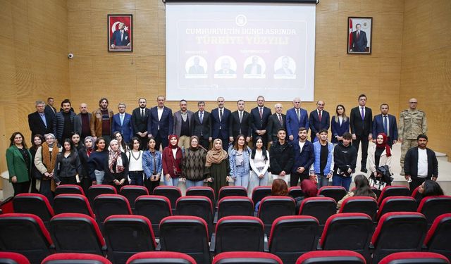 Cumhuriyet’in İkinci Asrında Türkiye Yüzyılı” Paneline Yoğun İlgi