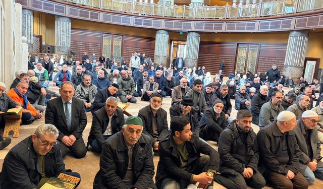 İstanbul Taksim’de 21 Şubat şehitlerimizi andık