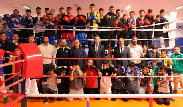 Bayburt Valisi Eldivan’dan Genç Sporculara Moral Ziyareti