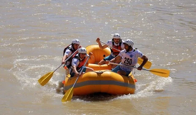 Bayburt'ta Üniversiteler Arası Rafting Türkiye Şampiyonası yarın başlıyor.