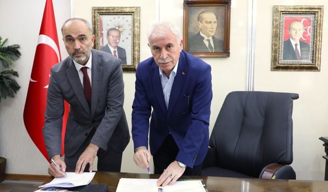 Bayburt'ta yaşlılar için iş birliği, imzalar atıldı