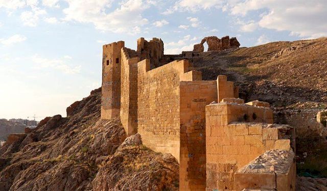 Bayburt Kalesinde kazı çalışması için işçi alınacak
